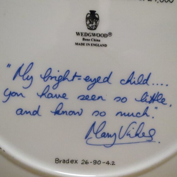 Wedgwood "Cherish" Collector Plate by Mary Vickers 1978 Limited Ed. 3880/24000 - Picture 6 of 6